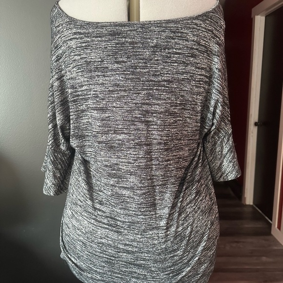 **3 for $15**a.n.a. Gray Women's Blouse - Picture 3 of 5